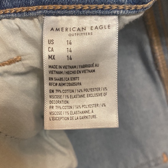 American Eagle Curvy Mom Shorts - Picture 3 of 4
